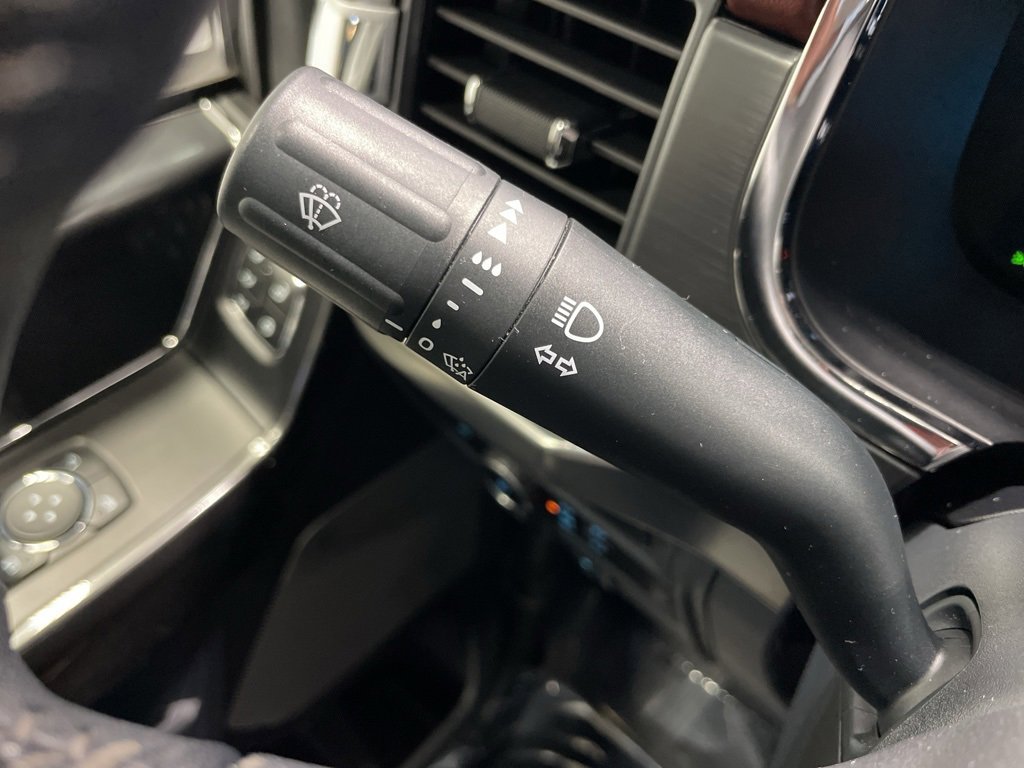 Used 2023 Ford F150 Lariat w/ Equipment Group 502A High image 39