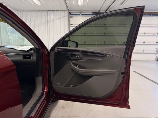 Used 2016 Chevrolet Impala LTZ w/ Enhanced Convenience Package FWD image 10