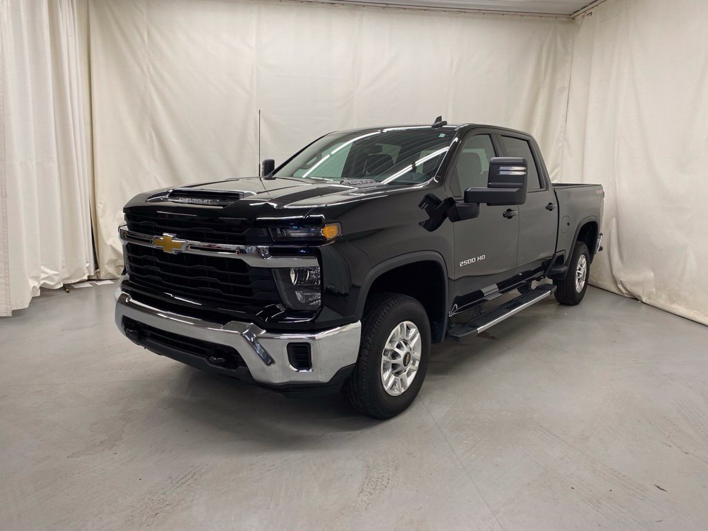 Used 2026 Chevrolet Silverado 2500 LT AWD/4WD image 2