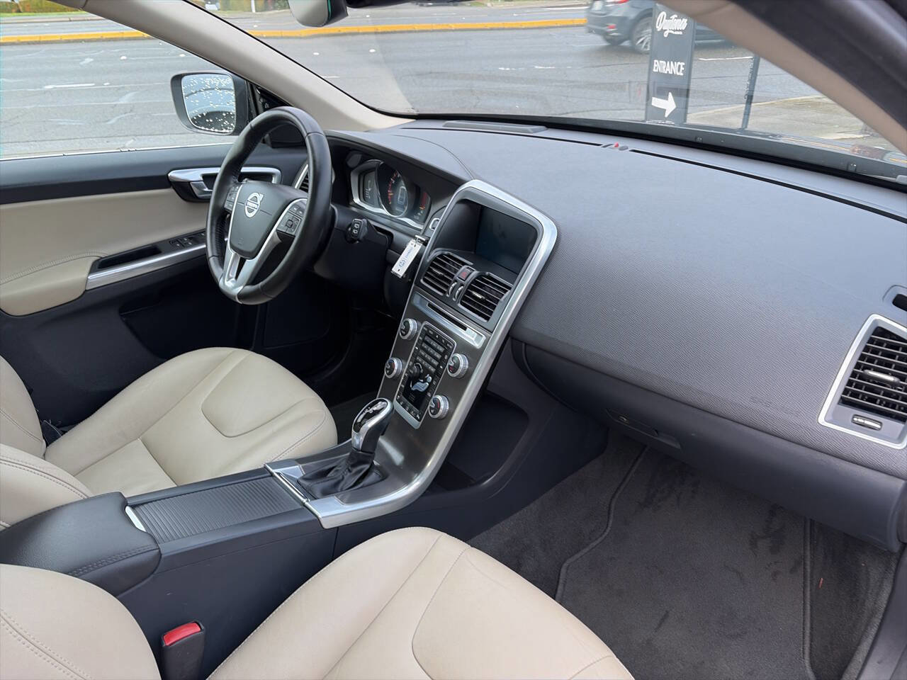 Used 2016 Volvo XC60 T5 Premier image 17