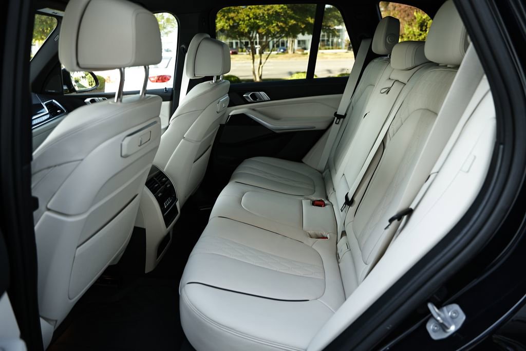 Certified 2025 BMW X5 xDrive50e w/ M Sport Package AWD/4WD image 25