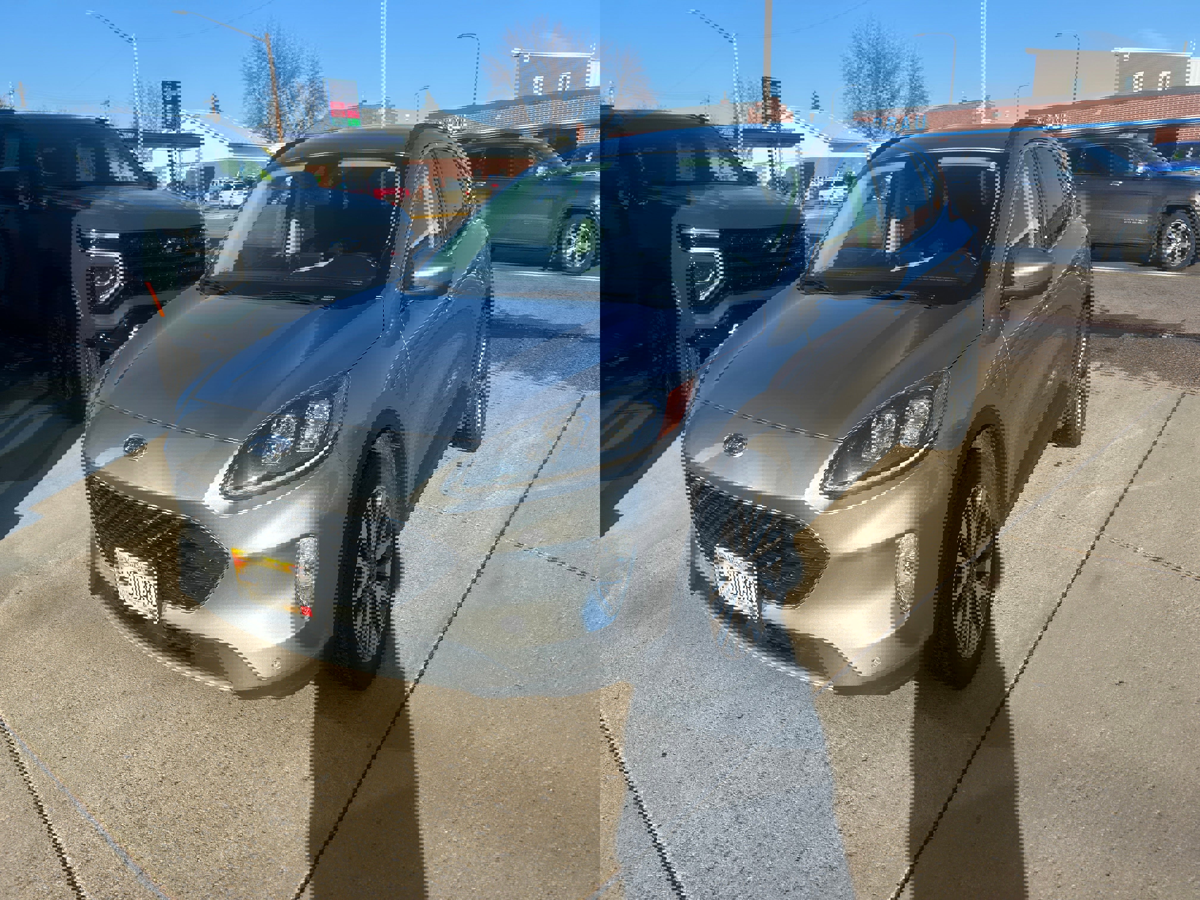 Used 2022 Ford Escape Titanium w/ Class II Trailer Tow Package image 2