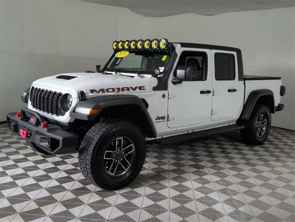 Certified 2024 Jeep Gladiator Mojave w/ Technology Group image 4