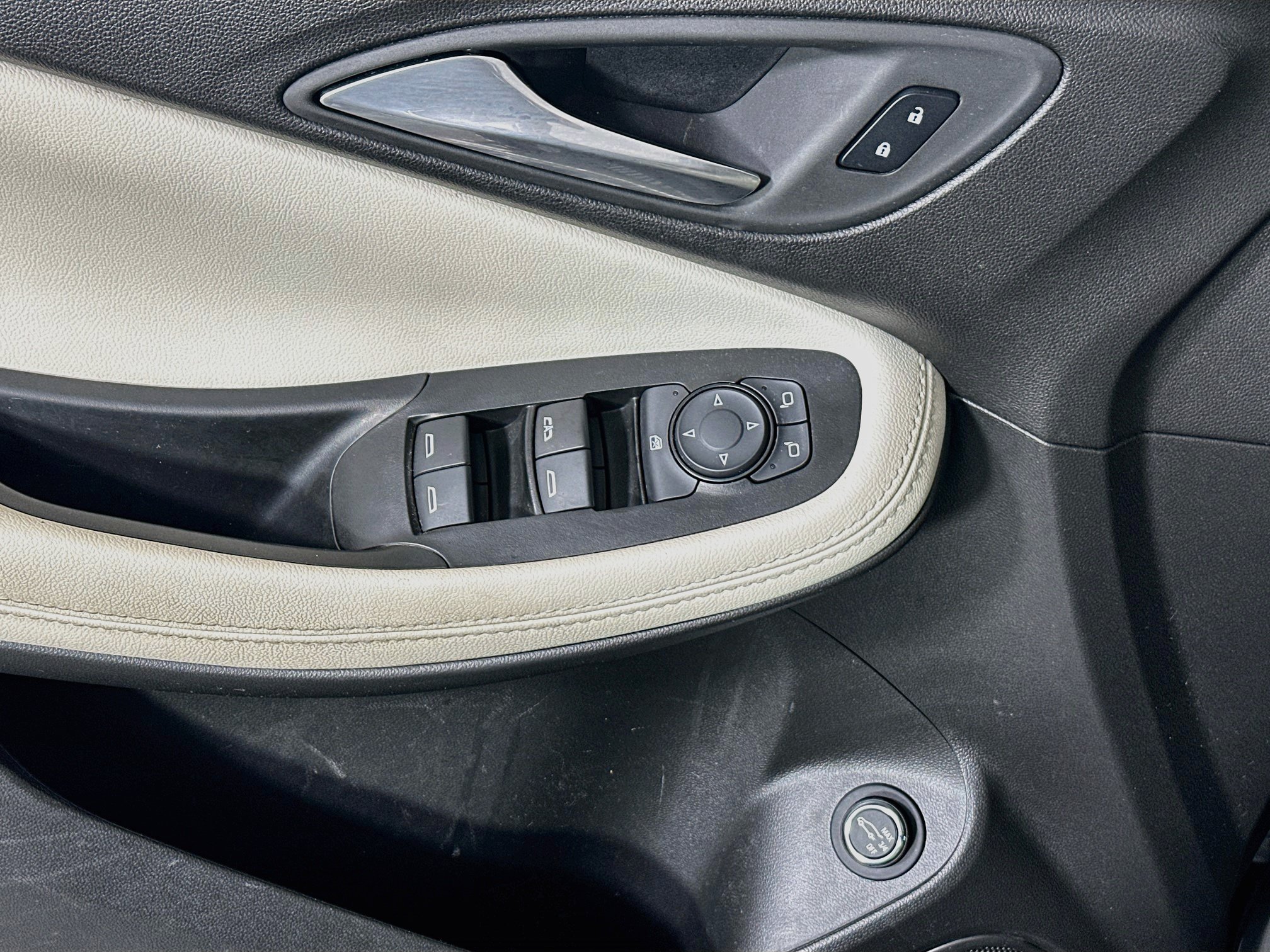 Used 2024 Buick Encore GX Sport Touring w/ Advanced Technology Package FWD image 14