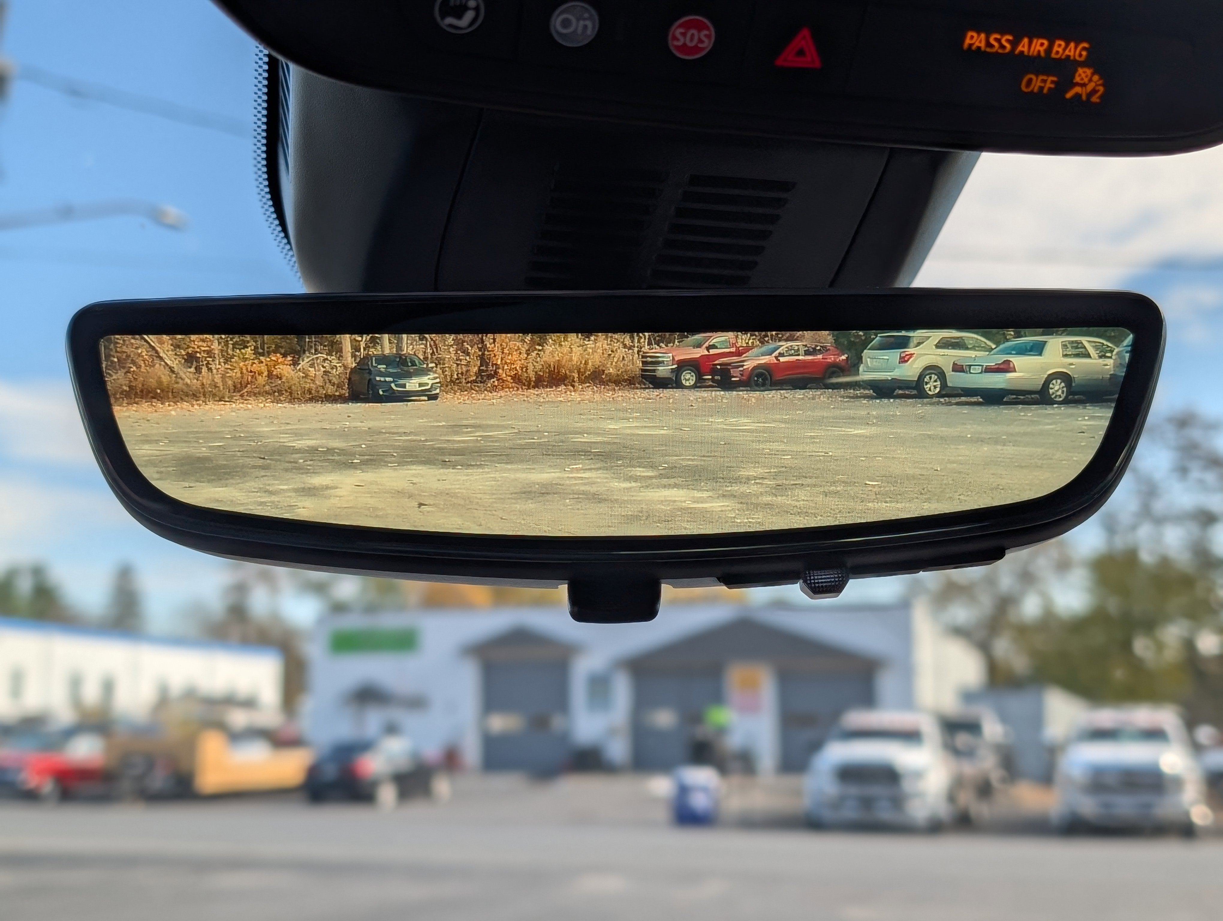 Used 2025 Chevrolet Equinox LT w/ Safety and Technology Package image 27