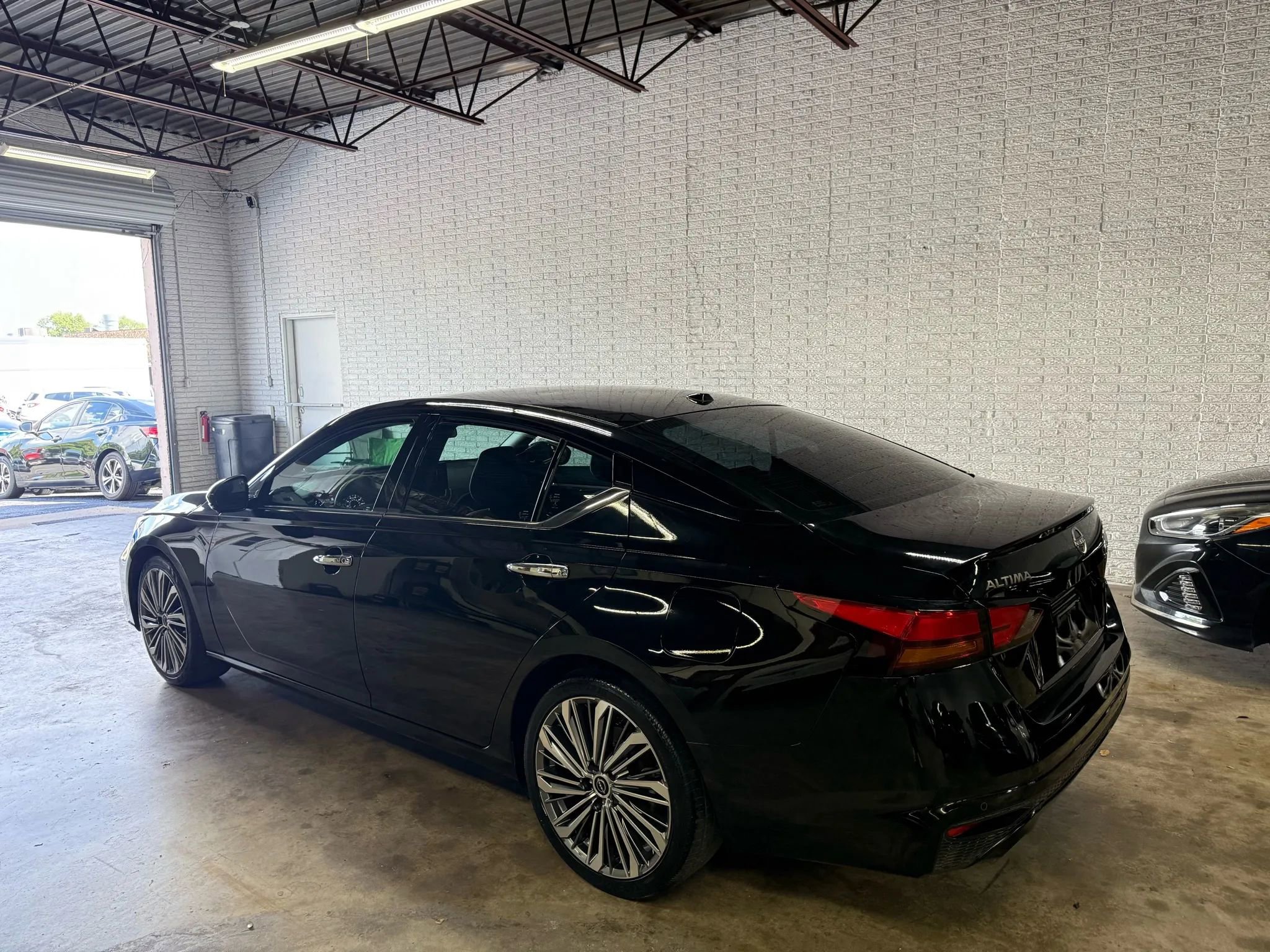 Used 2023 Nissan Altima 2.5 SL image 4