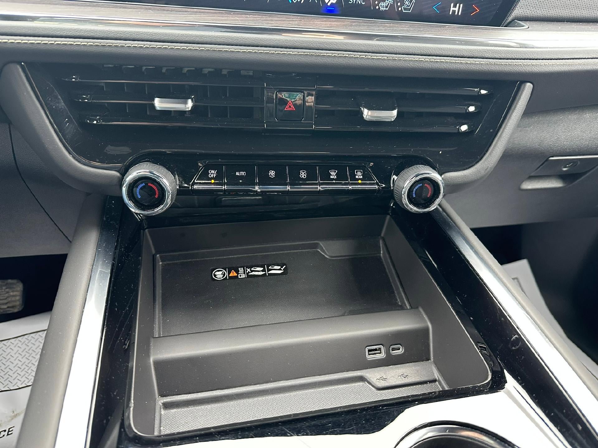 Certified 2025 Chevrolet Suburban Premier image 22