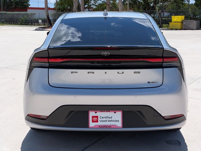 Used 2023 Toyota Prius LE FWD image 7