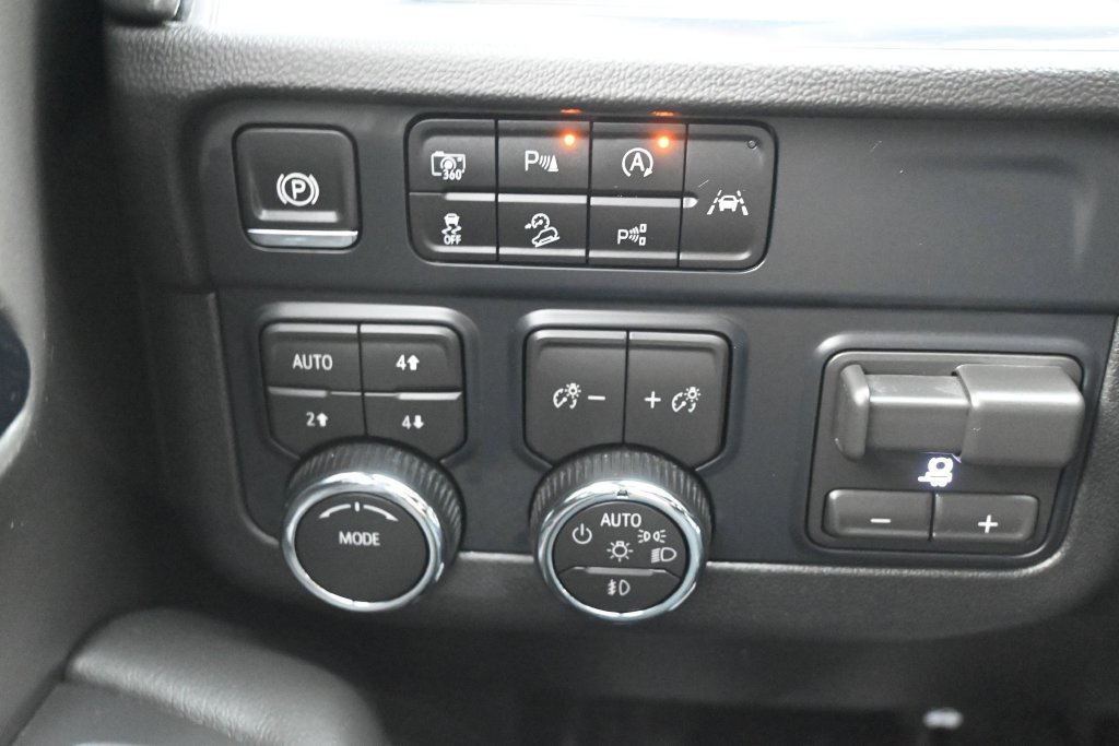 Used 2026 Chevrolet Tahoe LT w/ Comfort Package AWD/4WD image 20