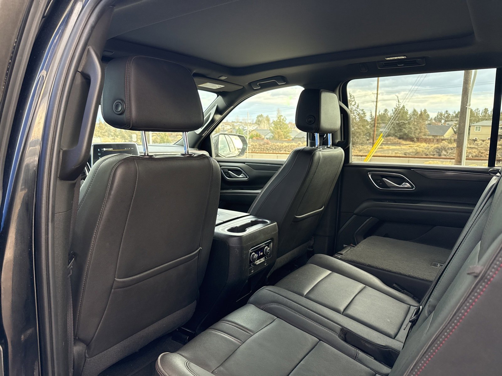 Used 2022 Chevrolet Suburban RST w/ Luxury Package image 10