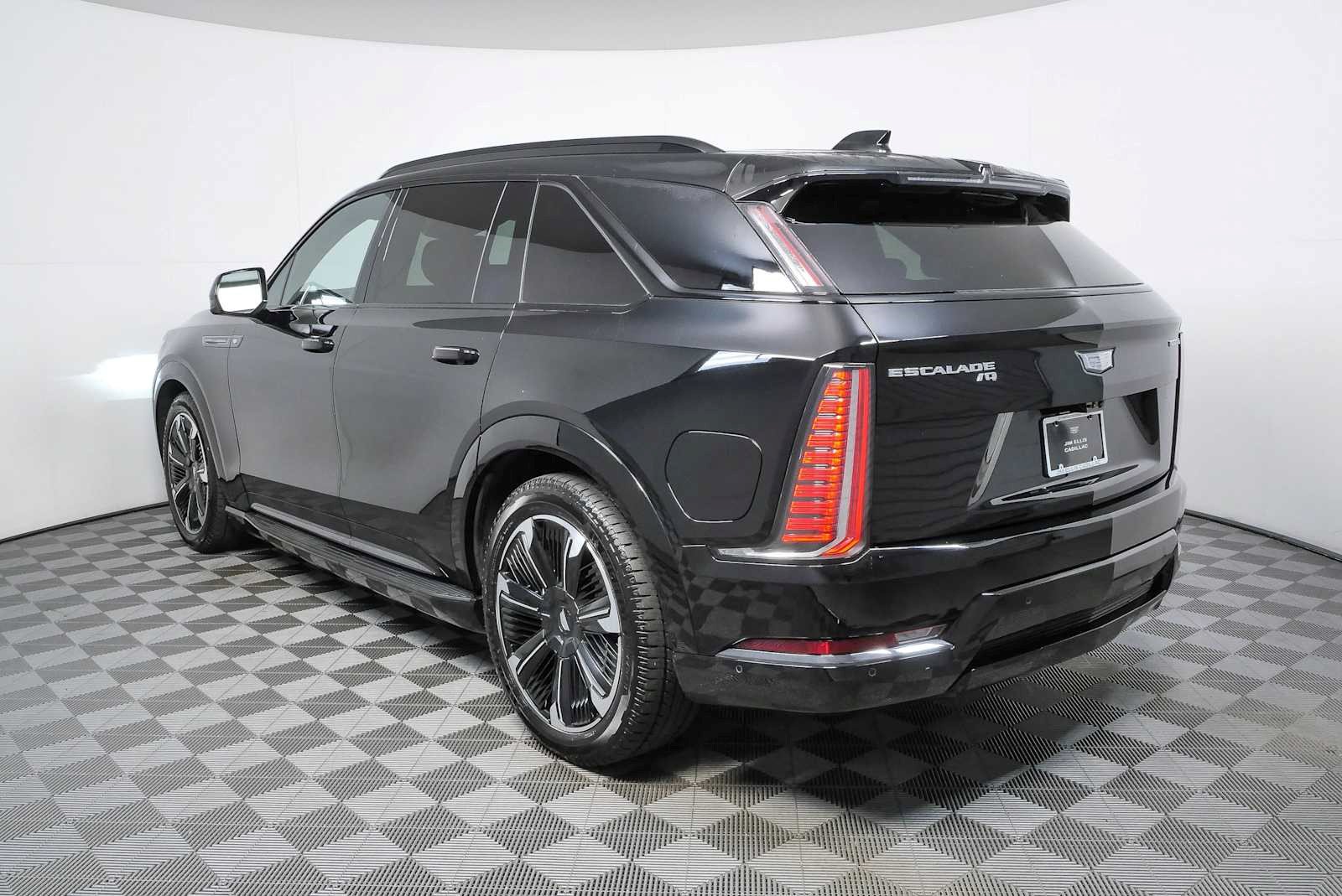 Certified 2026 Cadillac Escalade IQ Sport 2 AWD/4WD image 3