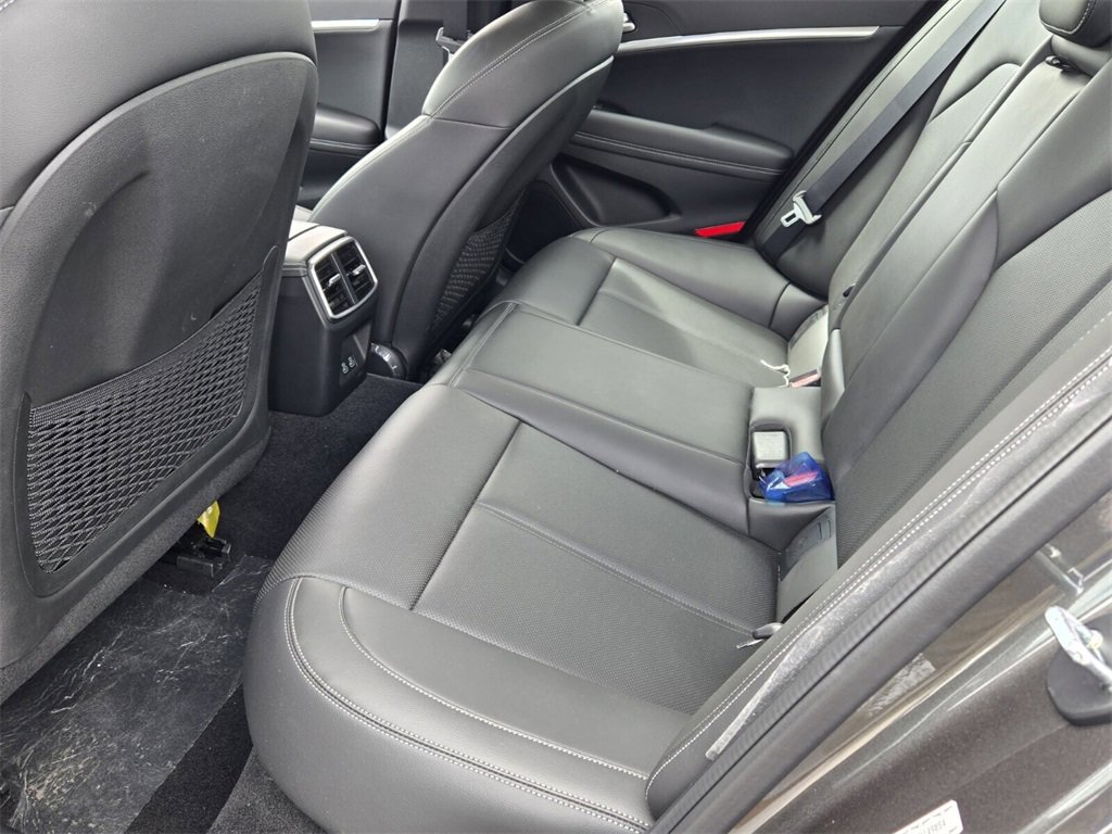 Certified 2025 Genesis G70 2.5T image 11