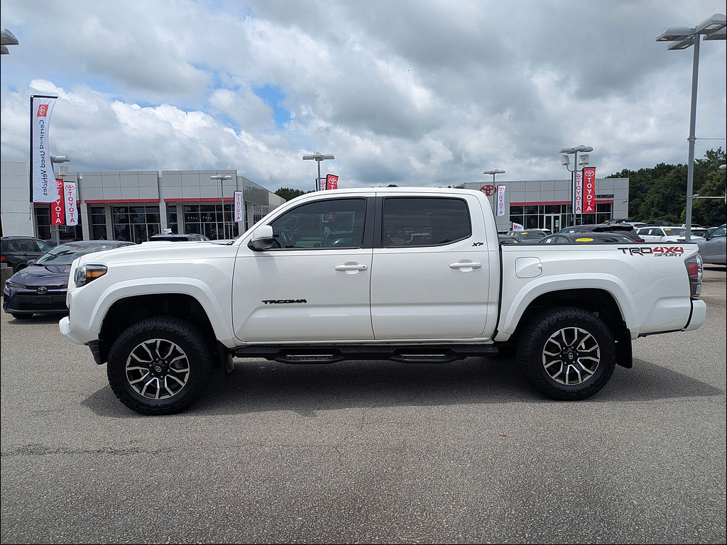 Used 2022 Toyota Tacoma TRD Sport w/ TRD Premium Sport Package AWD/4WD image 6
