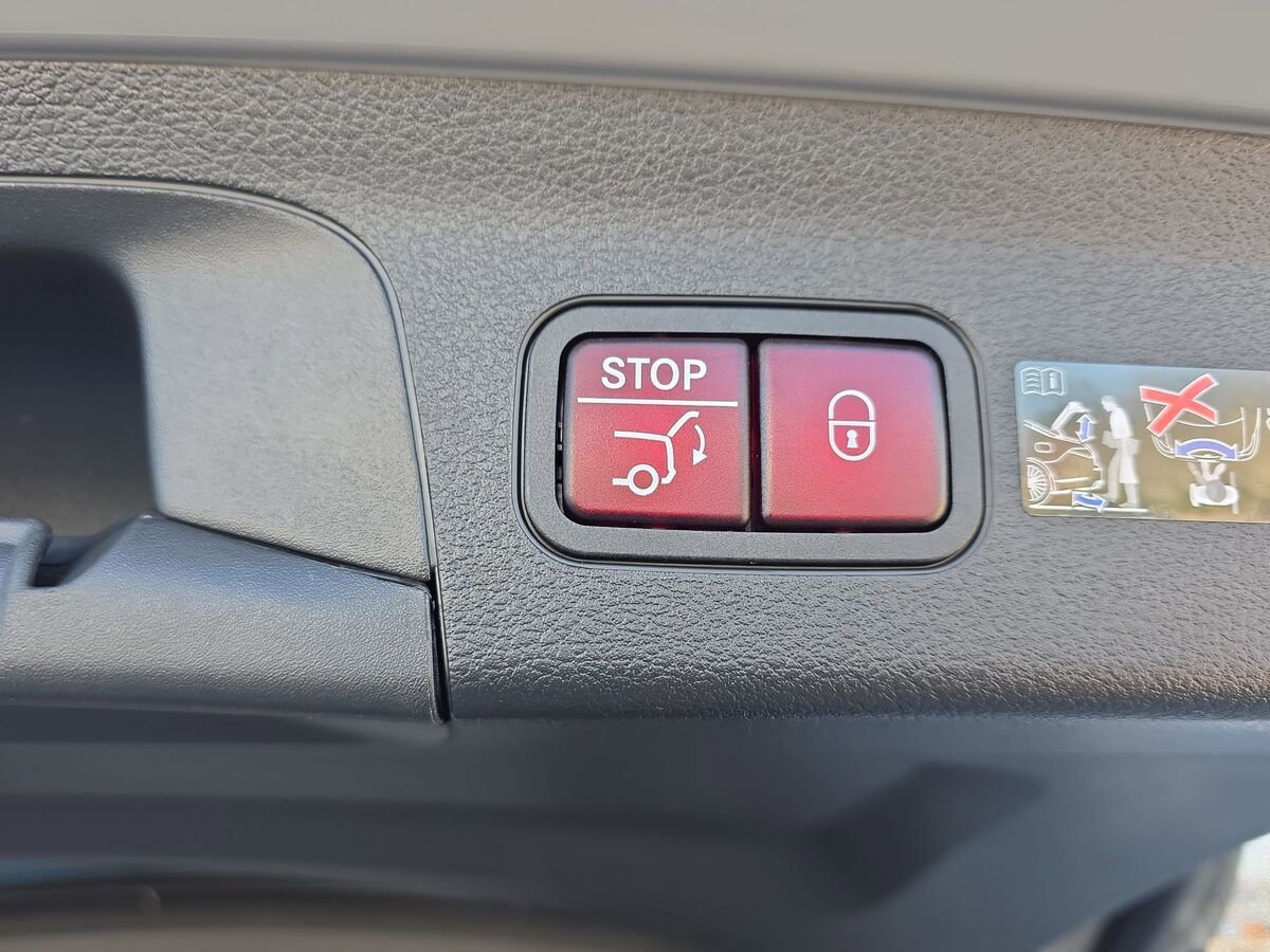 New 2026 Mercedes-Benz GLS 450 4MATIC image 13