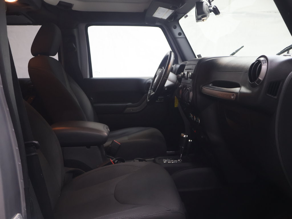 Used 2018 Jeep Wrangler Unlimited Sport S AWD/4WD image 9