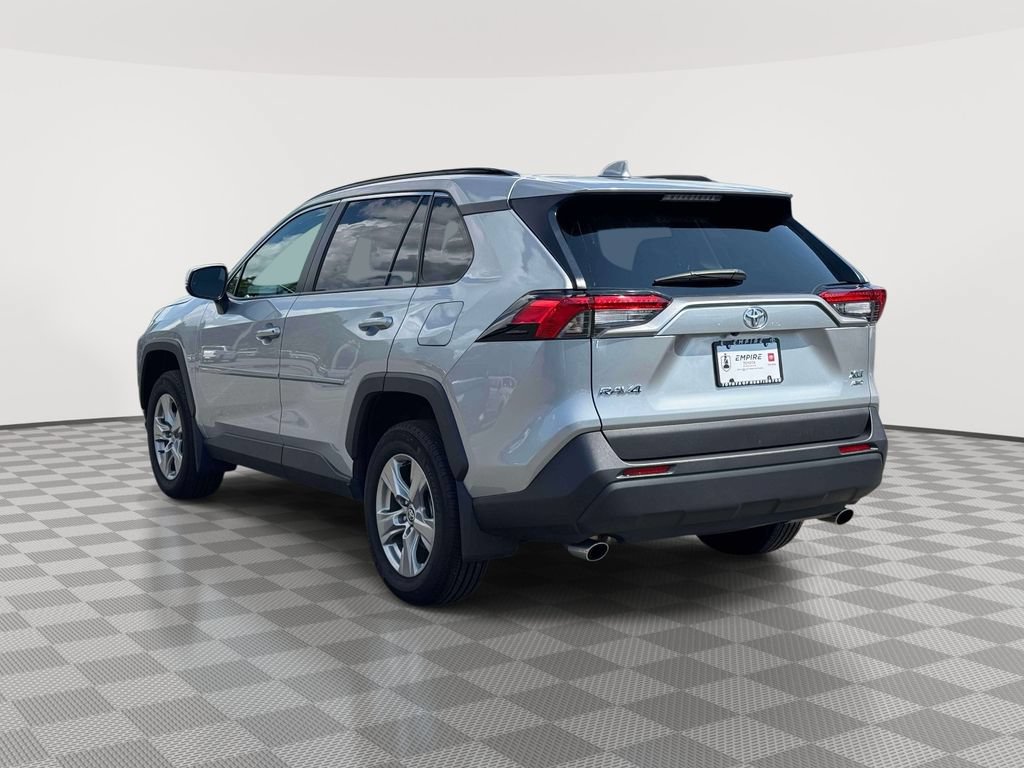 Used 2025 Toyota RAV4 XLE AWD/4WD image 5