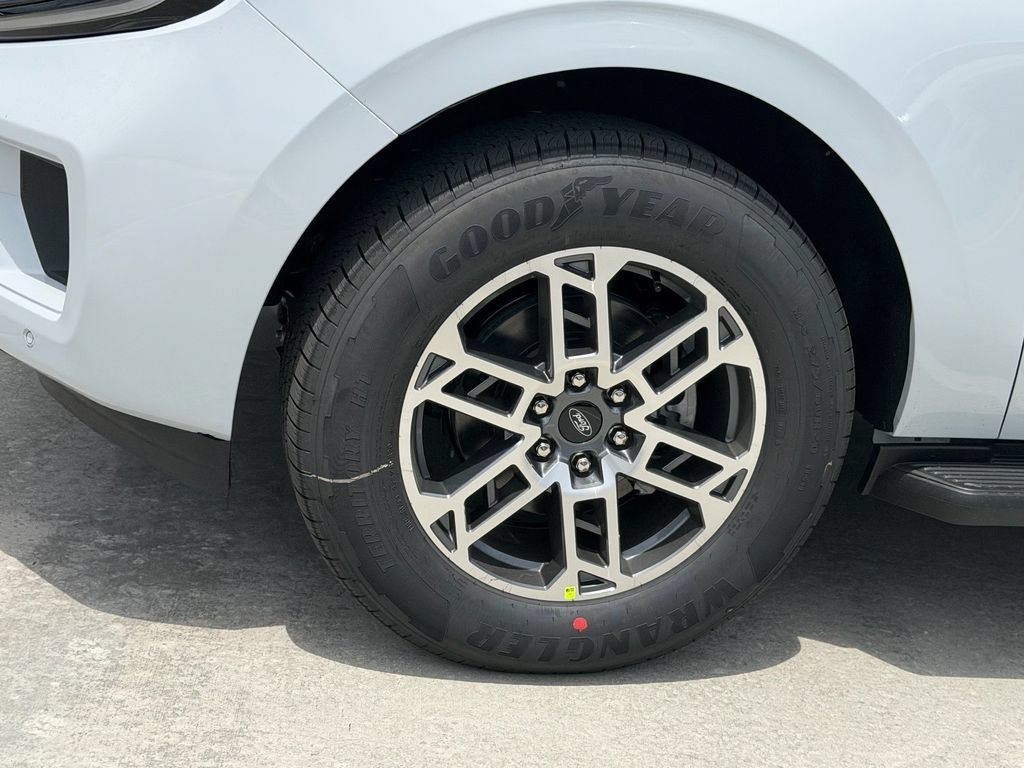 New 2026 Ford Expedition Active RWD image 4