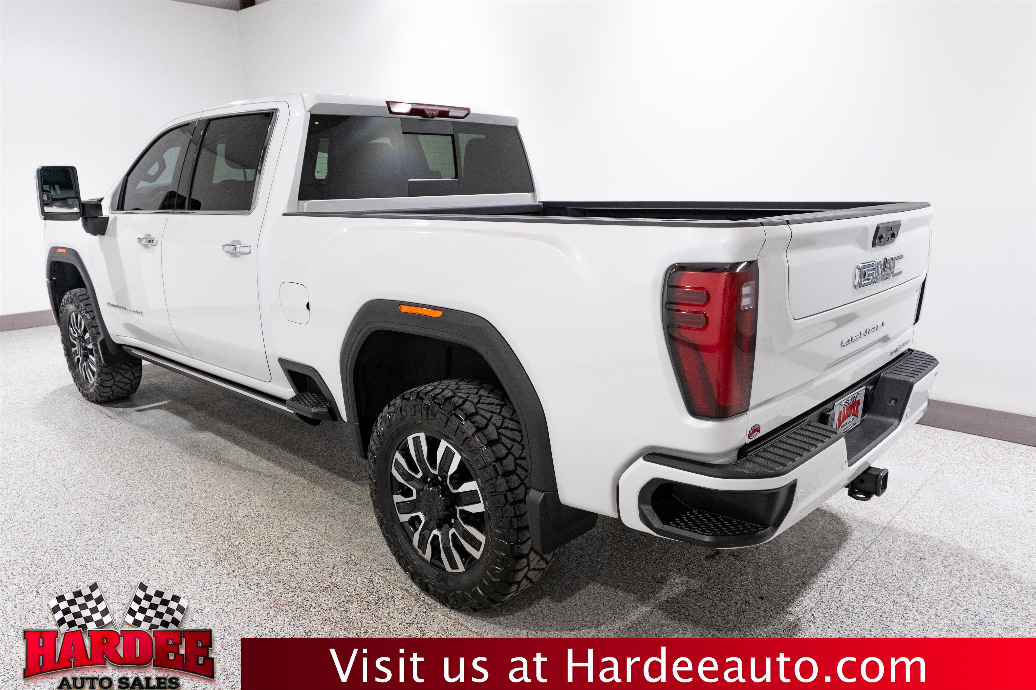 Used 2024 GMC Sierra 2500 Denali Ultimate AWD/4WD image 3
