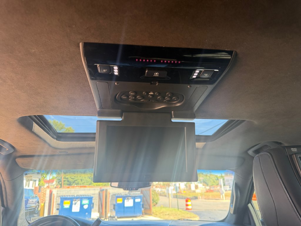 Used 2015 Cadillac Escalade Platinum AWD/4WD image 15