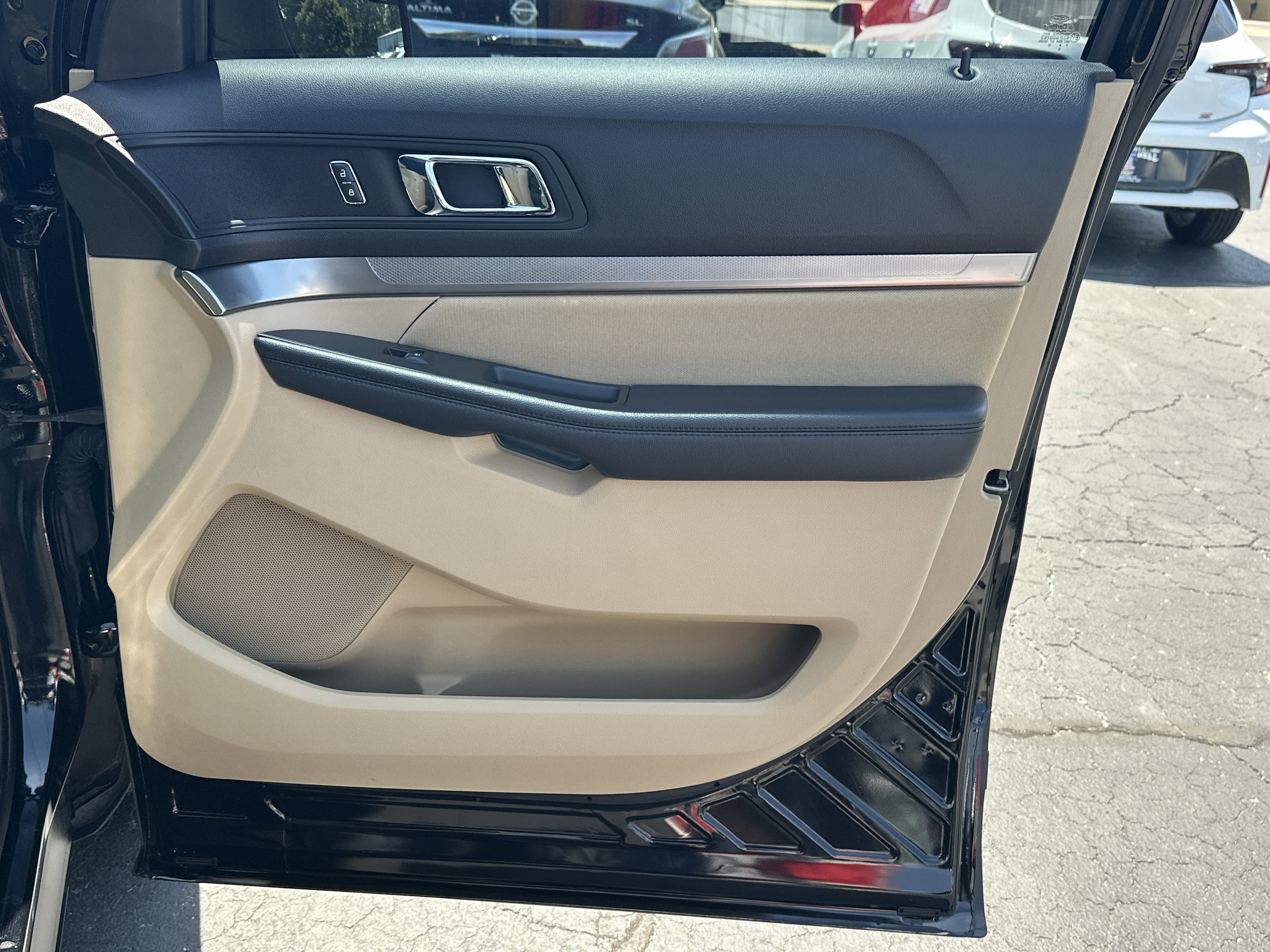 Used 2017 Ford Explorer FWD image 15