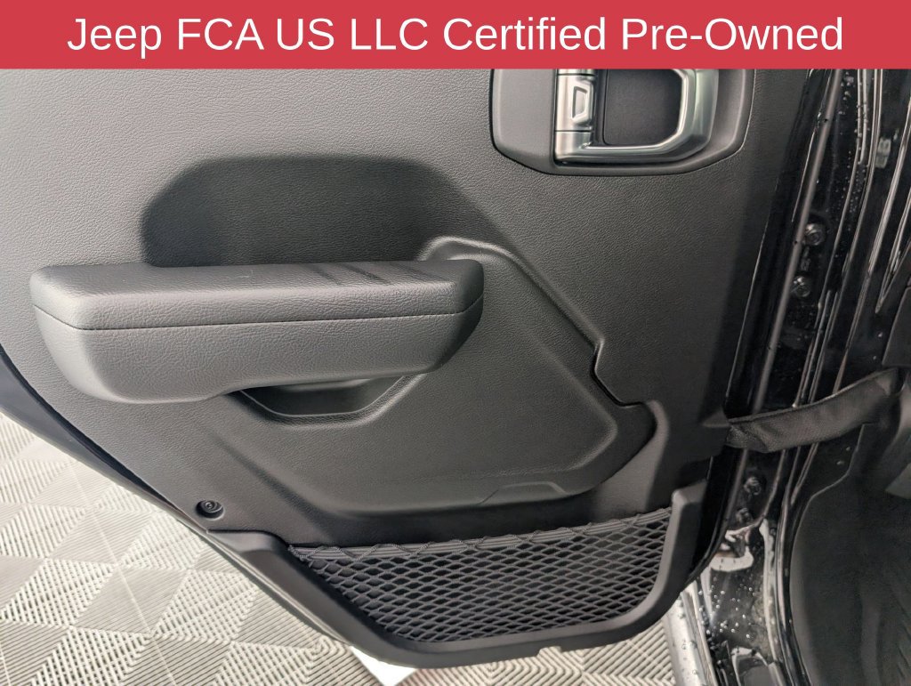 Used 2025 Jeep Gladiator Rubicon w/ Steel Bumper Group AWD/4WD image 30