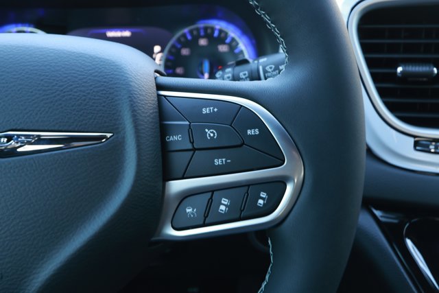 New 2026 Chrysler Voyager LX image 14