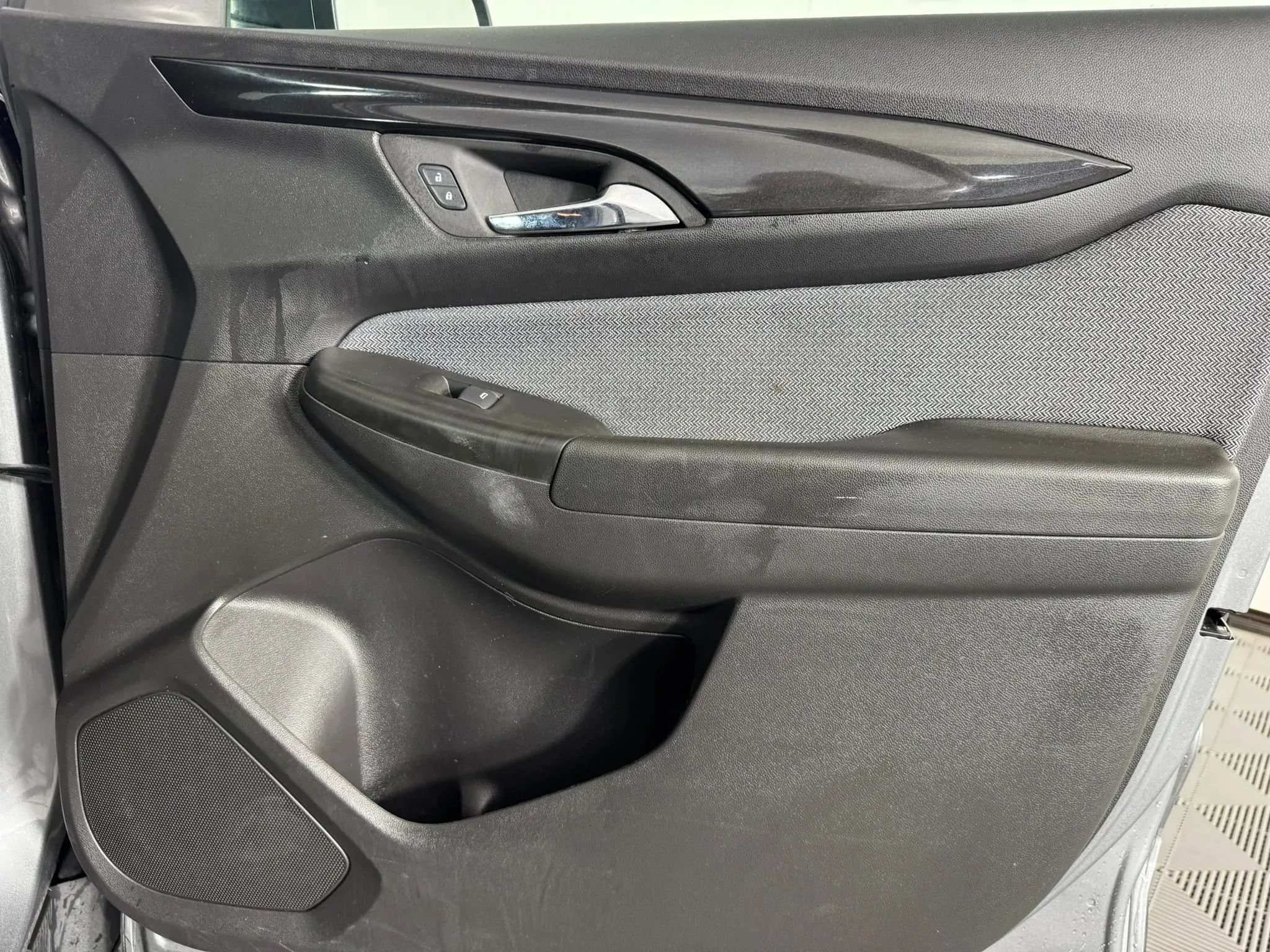 Used 2025 Chevrolet TrailBlazer LT FWD image 37