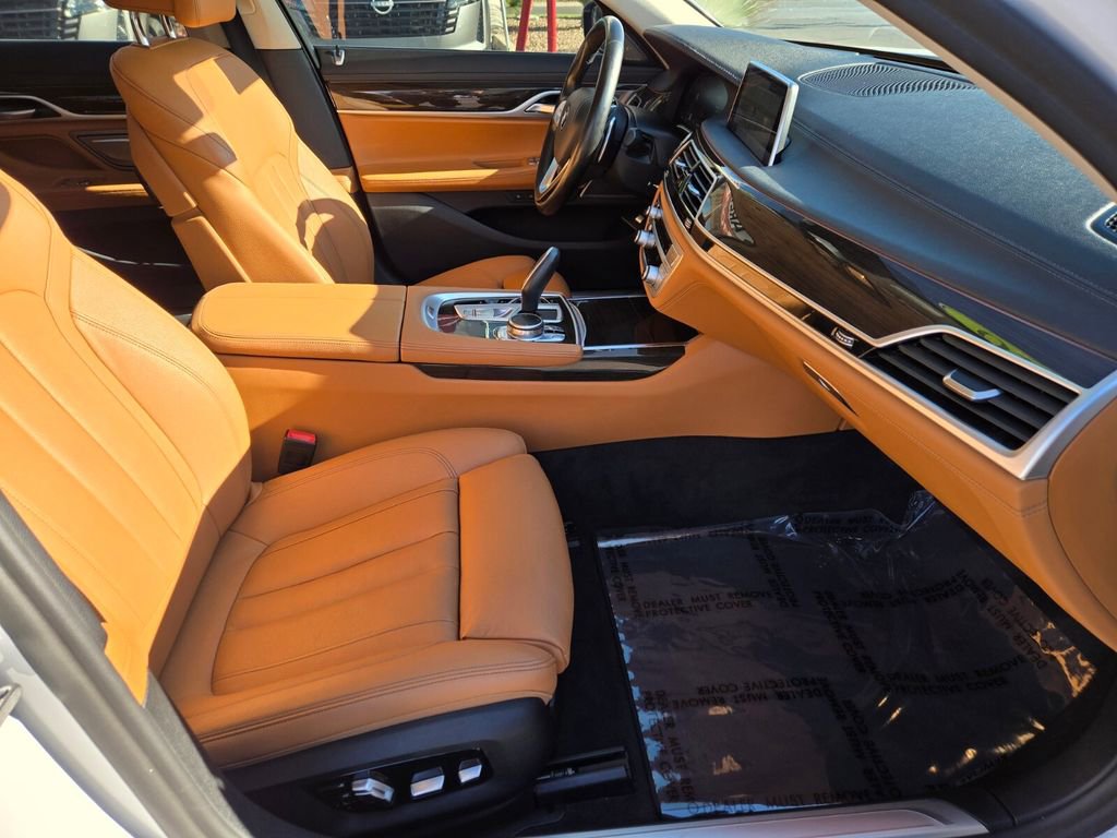 Used 2020 BMW 740i RWD image 19