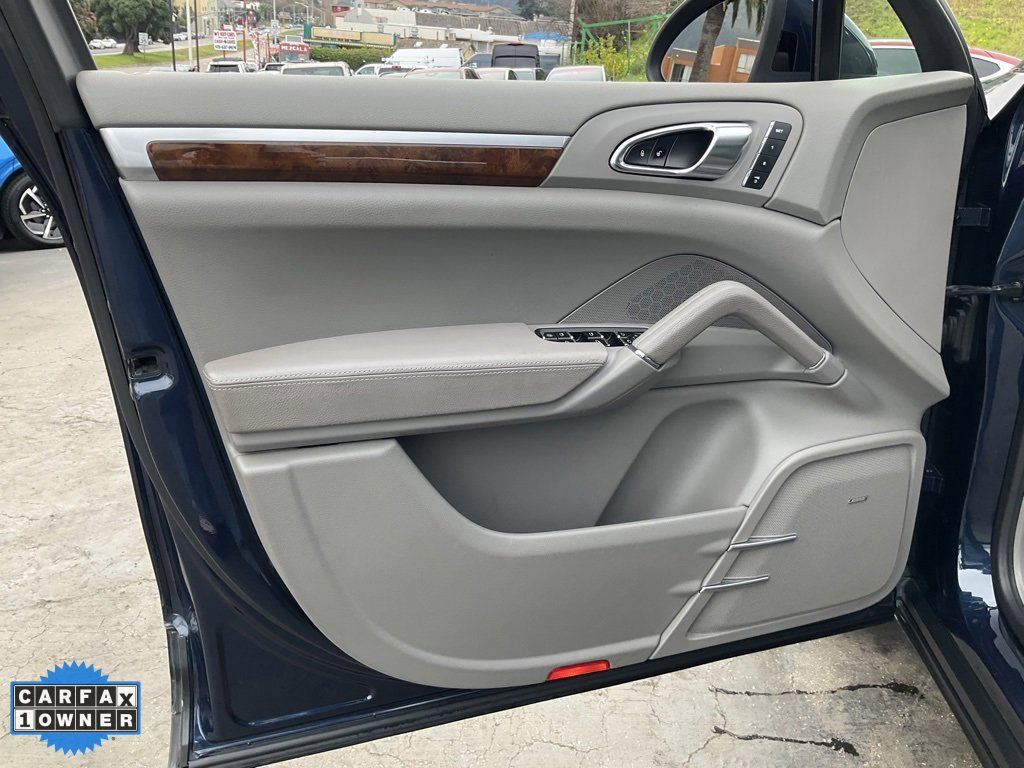 Used 2013 Porsche Cayenne image 24
