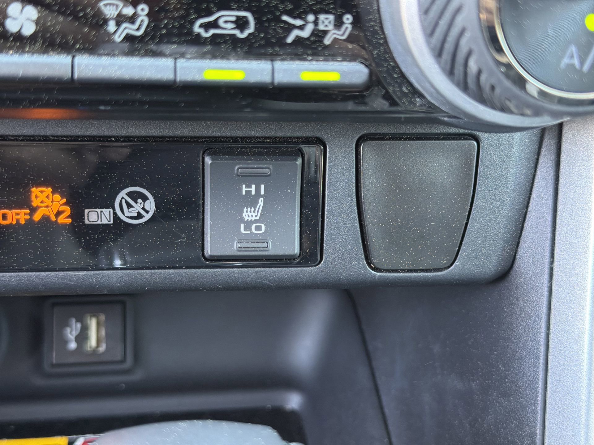Used 2024 Toyota RAV4 XLE Premium w/ Weather Package AWD/4WD image 10