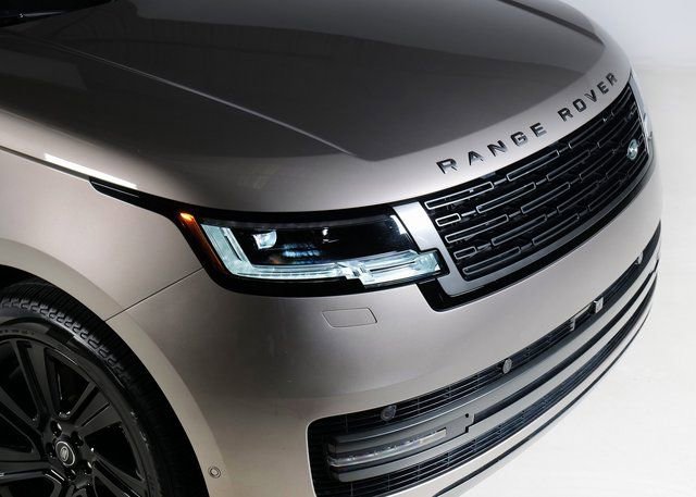 Used 2023 Land Rover Range Rover SE image 27