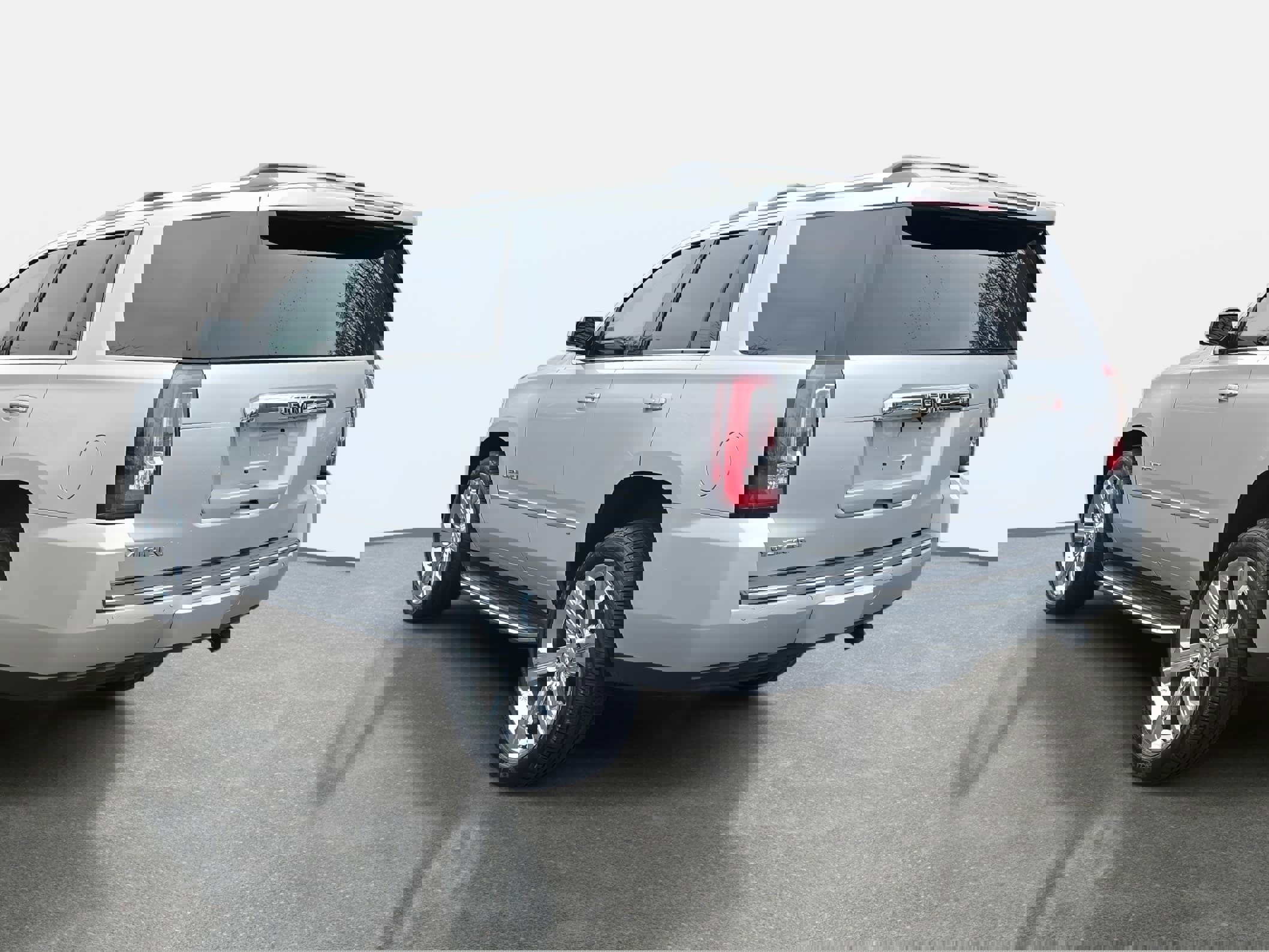 Used 2017 GMC Yukon Denali w/ Open Road Package image 7