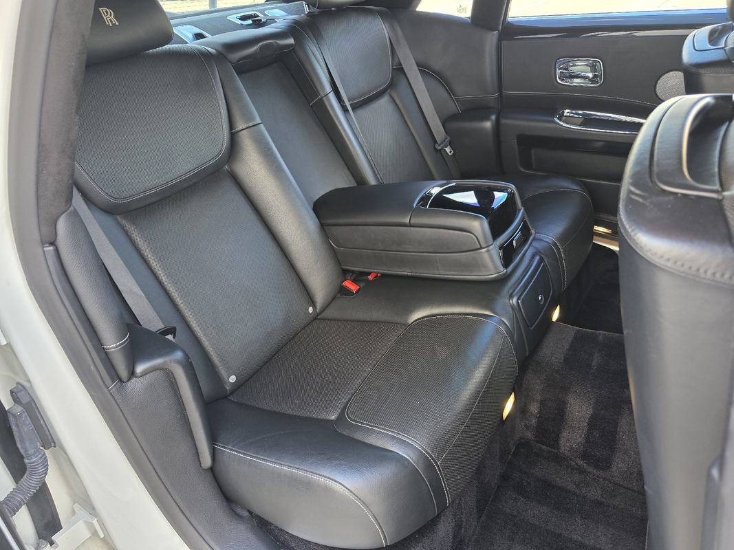 Used 2016 Rolls-Royce Ghost RWD image 34
