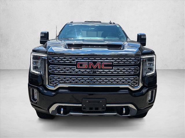 Used 2023 GMC Sierra 2500 Denali w/ Denali Black Diamond Edition AWD/4WD image 2