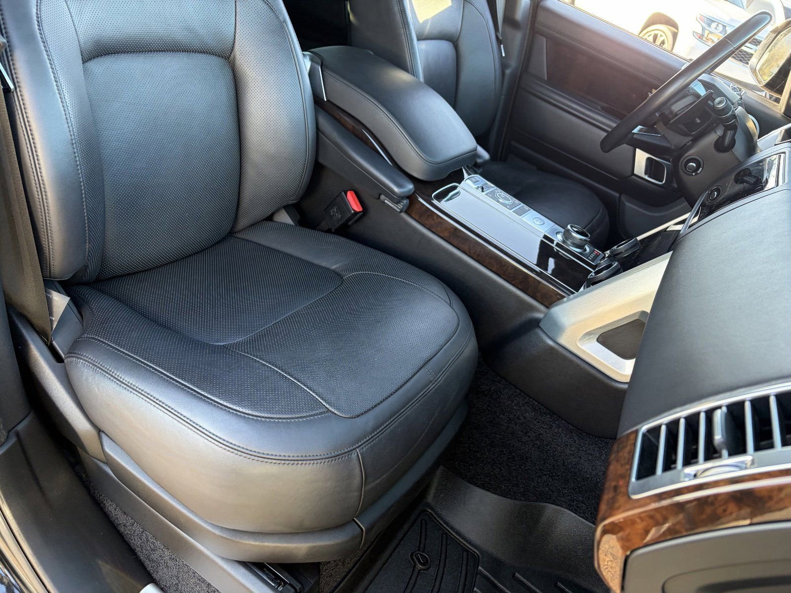 Used 2020 Land Rover Range Rover HSE AWD/4WD image 11