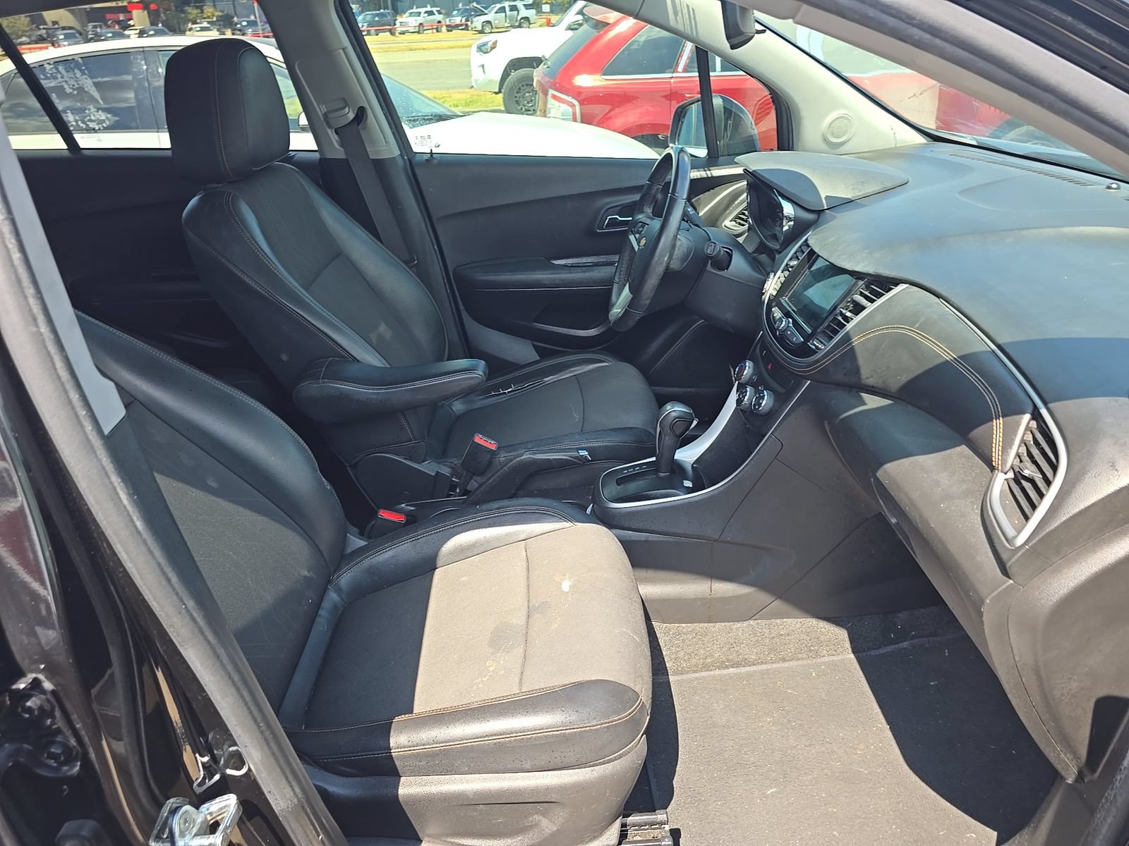 Used 2019 Chevrolet Trax LT w/ LT Convenience Package FWD image 11