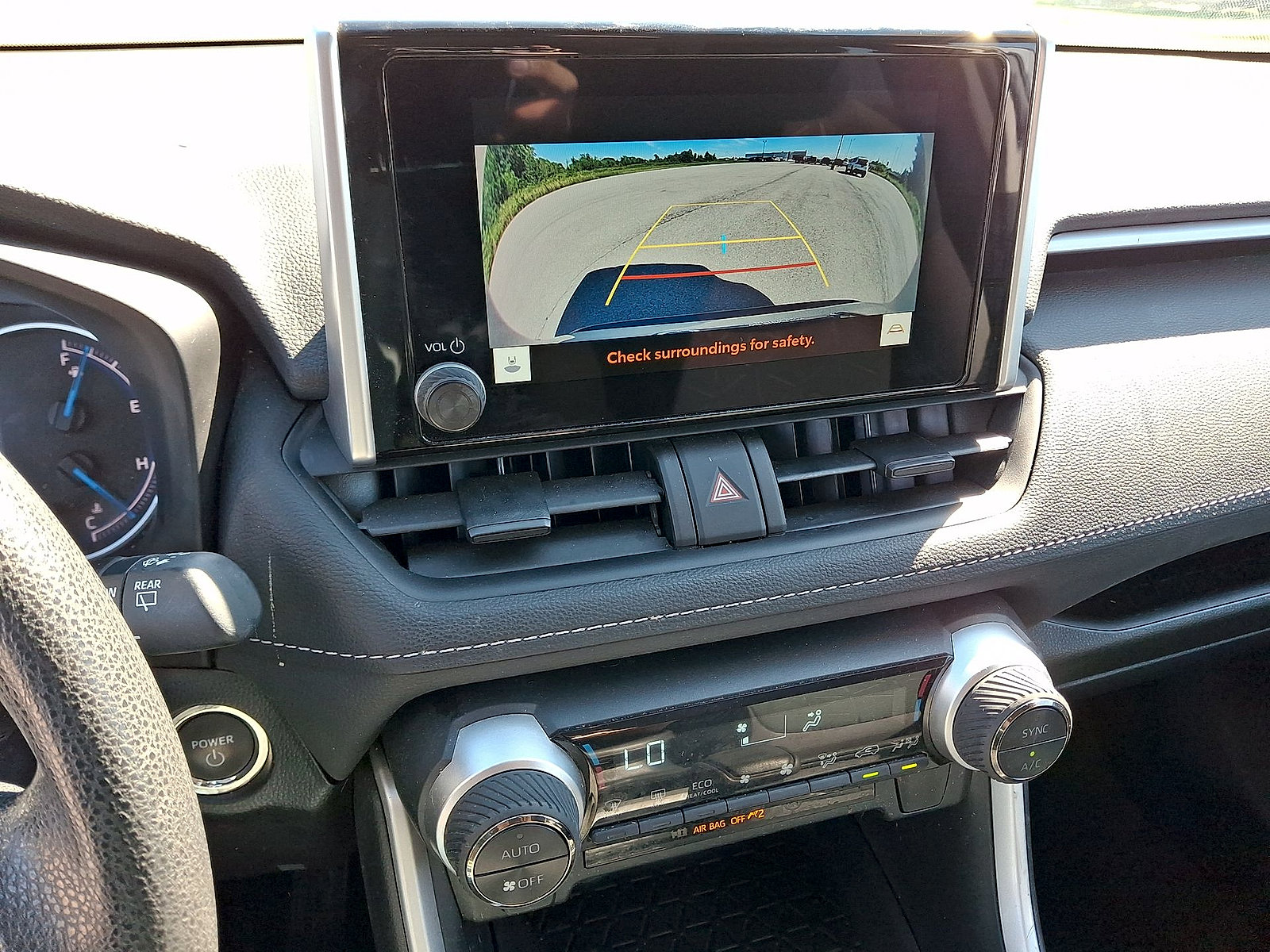 Used 2023 Toyota RAV4 XLE AWD/4WD image 15