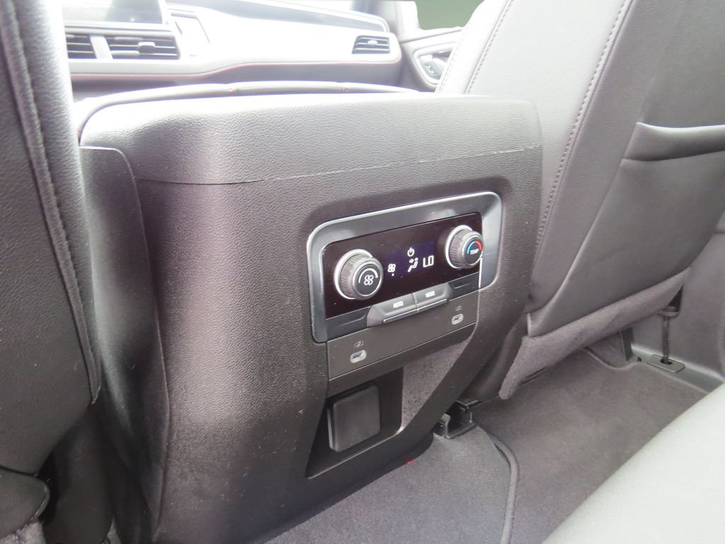 Used 2024 Chevrolet Tahoe RST RWD image 18