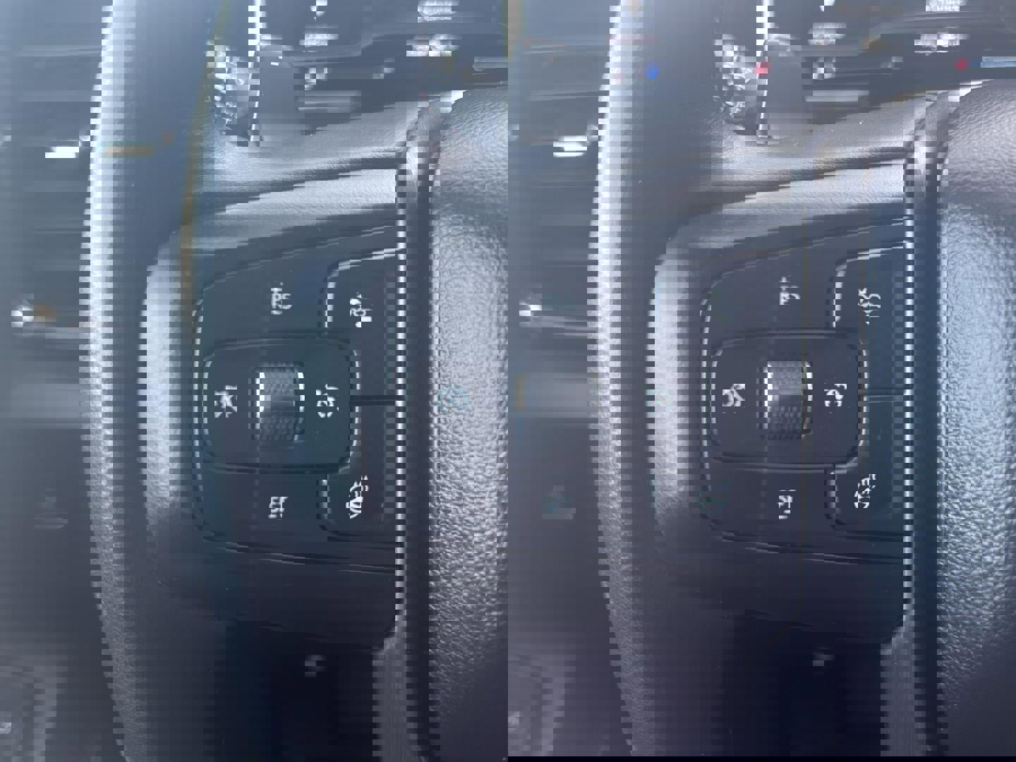 Used 2023 GMC Sierra 1500 AT4 w/ Technology Package image 18