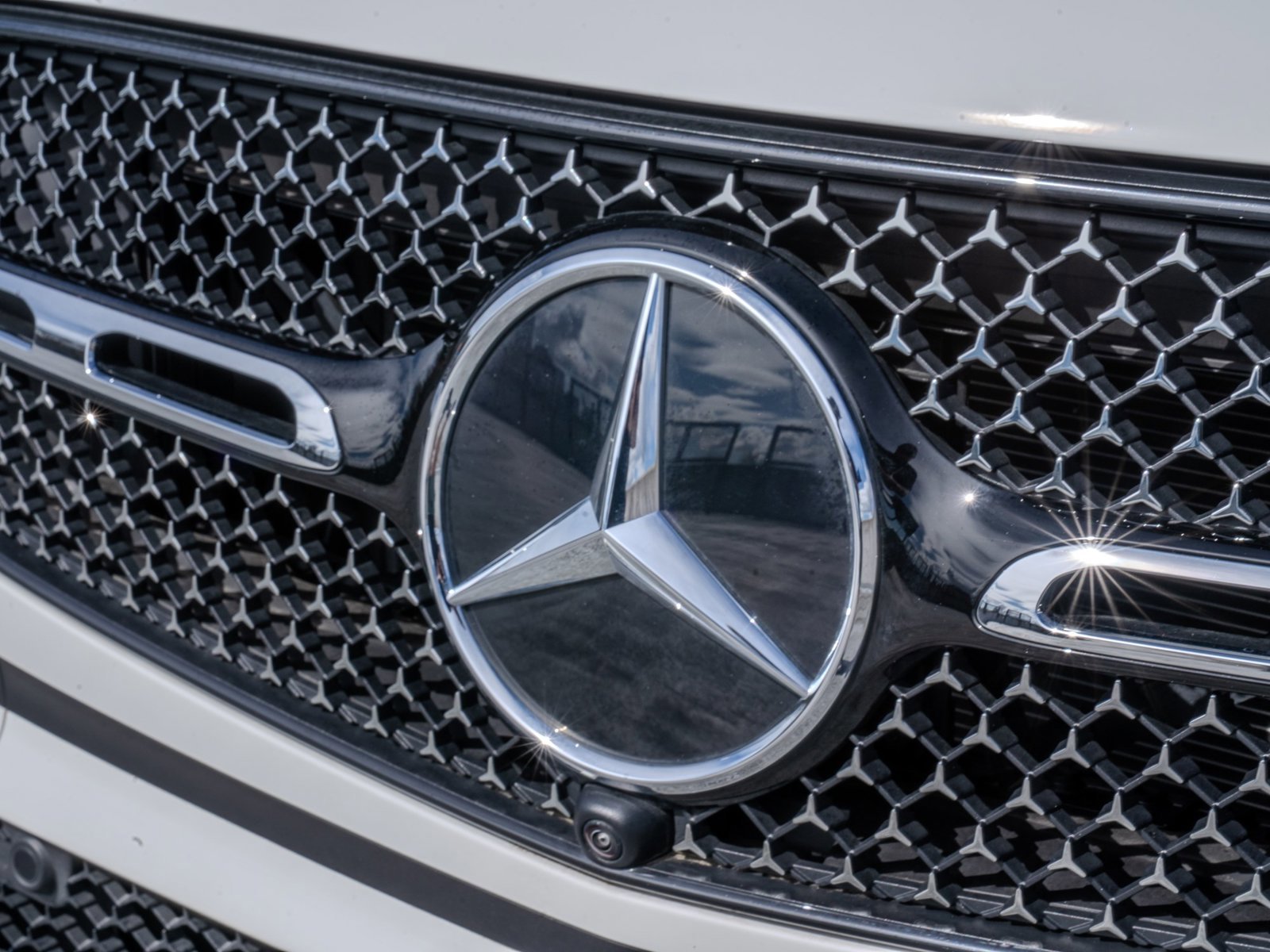 Certified 2025 Mercedes-Benz GLC 300 4MATIC image 9