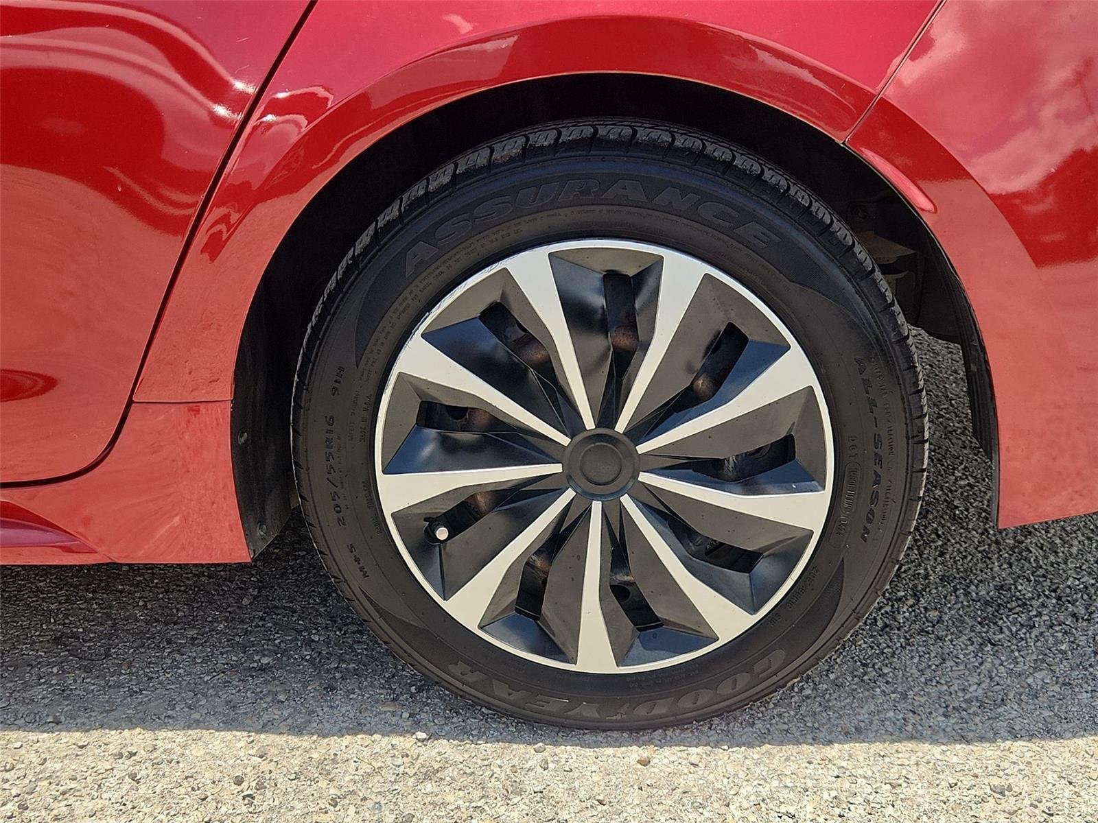 Used 2020 Toyota Corolla LE FWD image 29