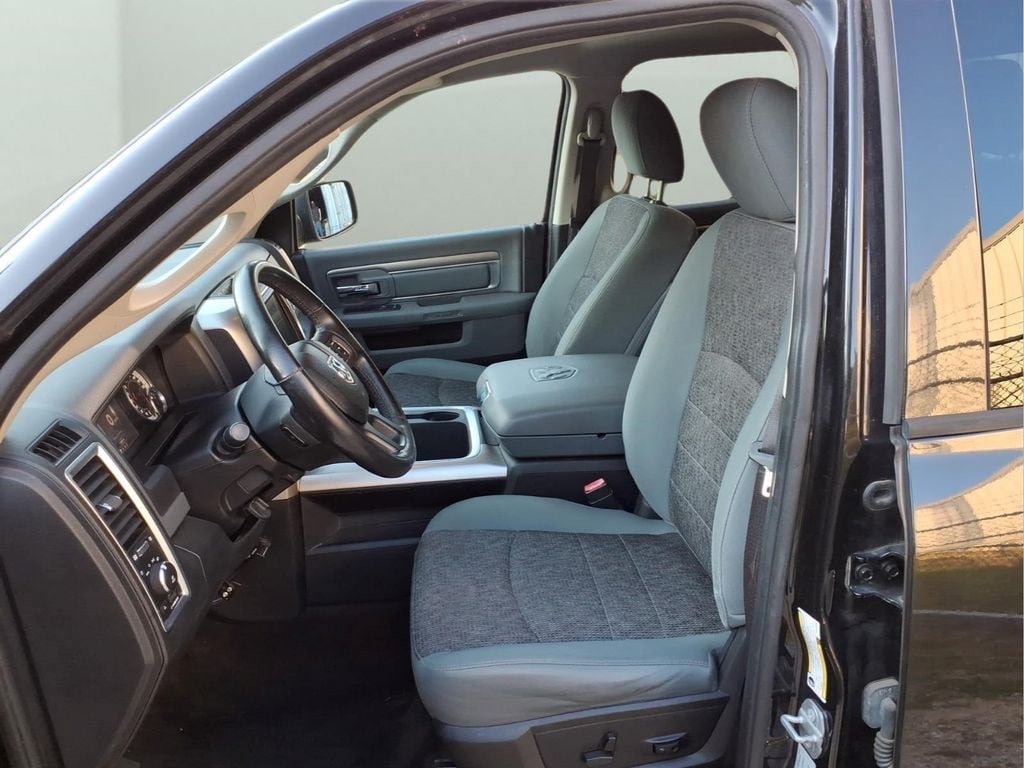 Used 2016 RAM 1500 Big Horn AWD/4WD image 25