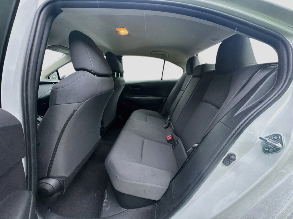 Used 2022 Toyota Corolla LE w/ Carpet Mat Package (TMS) FWD image 26