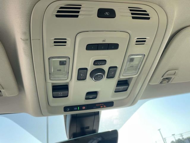 Used 2021 GMC Yukon Denali w/ Denali Premium Package AWD/4WD image 26