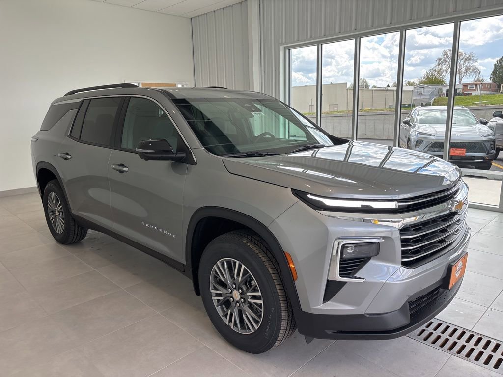 New 2026 Chevrolet Traverse LT w/ Driver Confidence Package AWD/4WD image 6