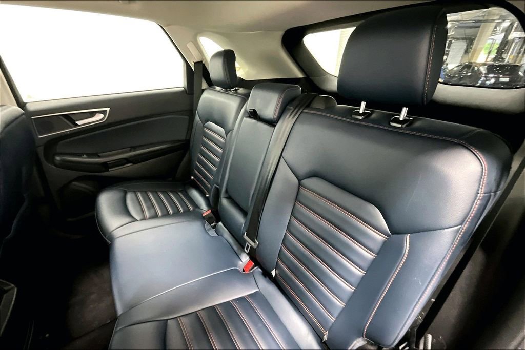 Used 2023 Ford Edge SEL w/ Sport Appearance Package AWD/4WD image 36