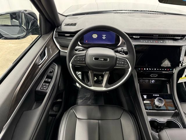 New 2026 Jeep Grand Cherokee Limited w/ Trailer Tow Package AWD/4WD image 14