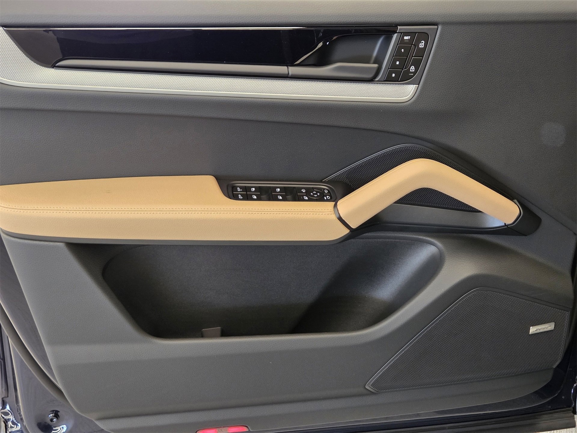 New 2026 Porsche Cayenne Coupe image 14