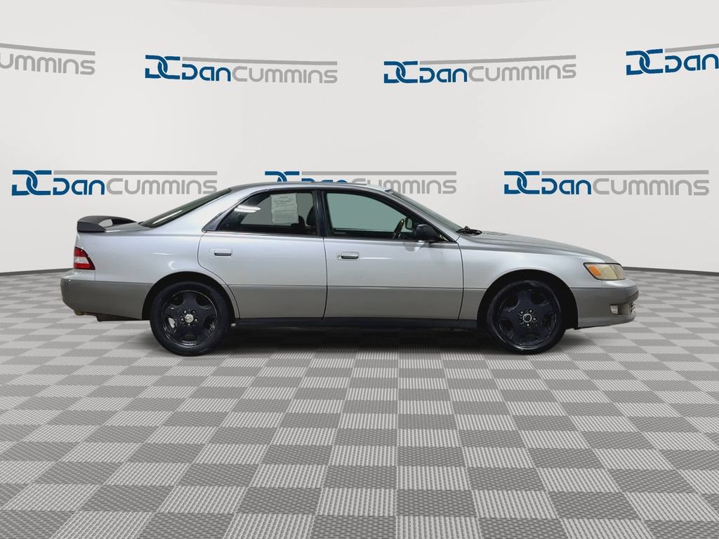 Used 2000 Lexus ES 330 FWD image 9