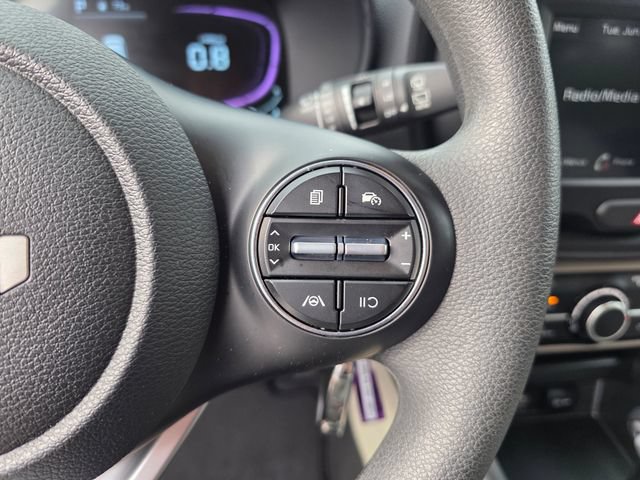 Certified 2025 Kia Soul LX w/ LX Technology Package FWD image 28